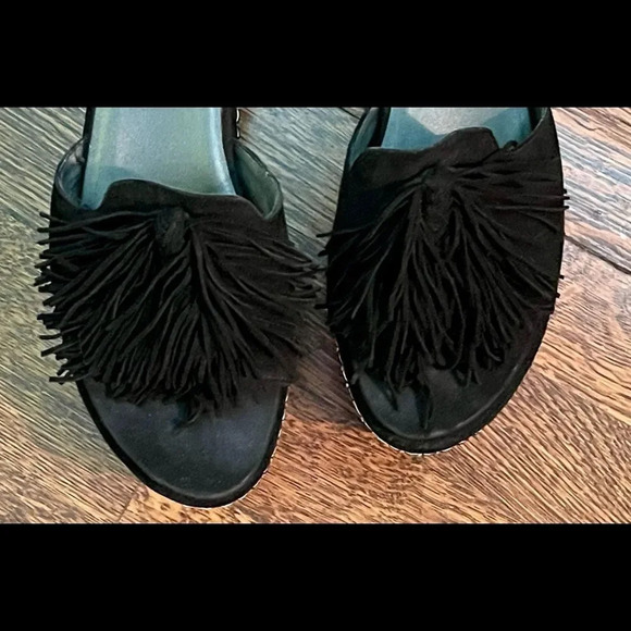 Stuart weitzman Women’s St Barths Blk Suede Tassel Wedge Sandal Size 8 - Picture 13 of 15